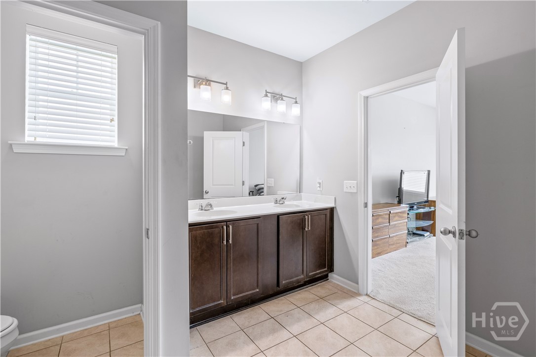 8 Southpark Boulevard Property Photo 23