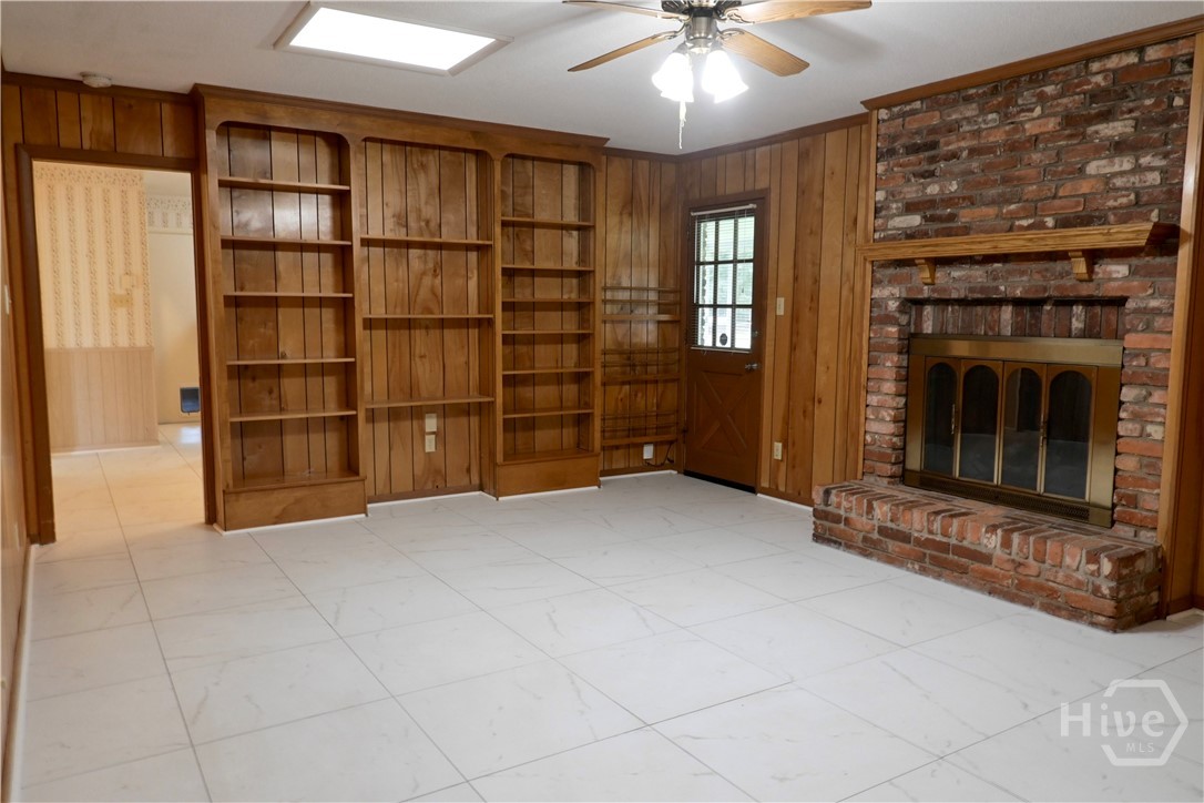 710 Windsor Road Property Photo 3