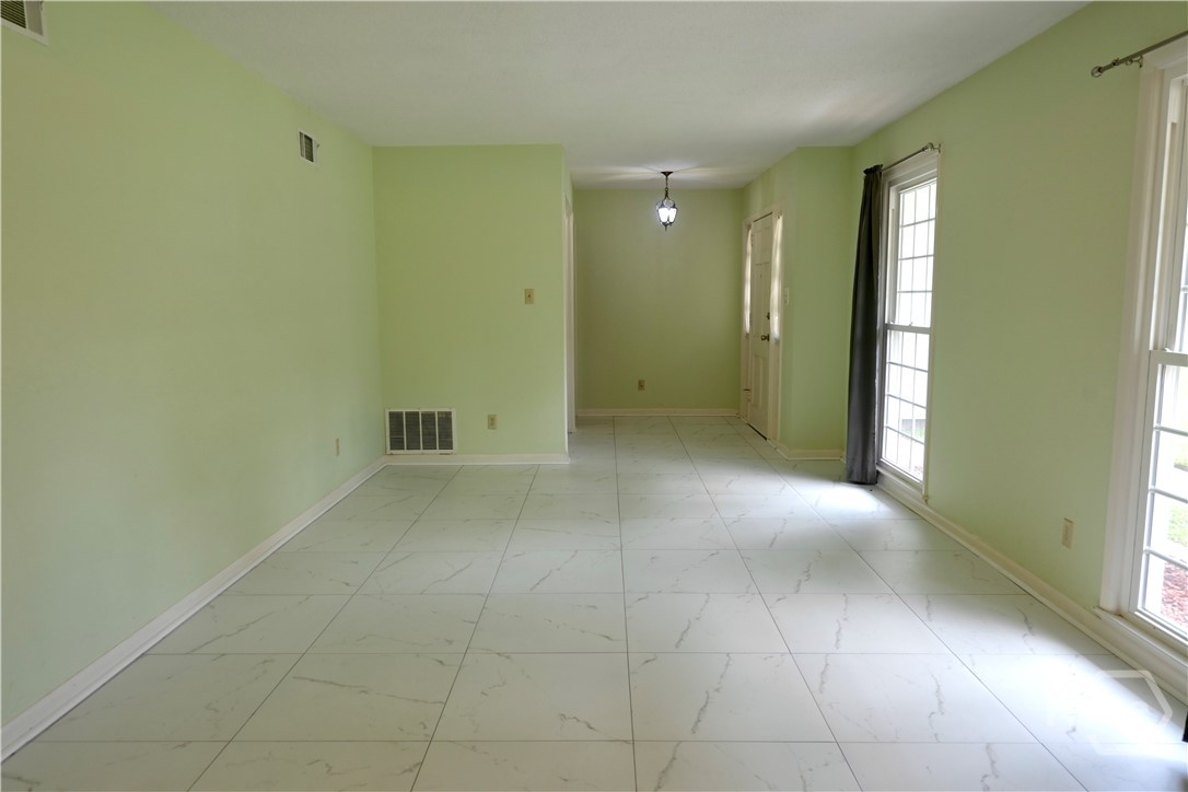 710 Windsor Road Property Photo 9