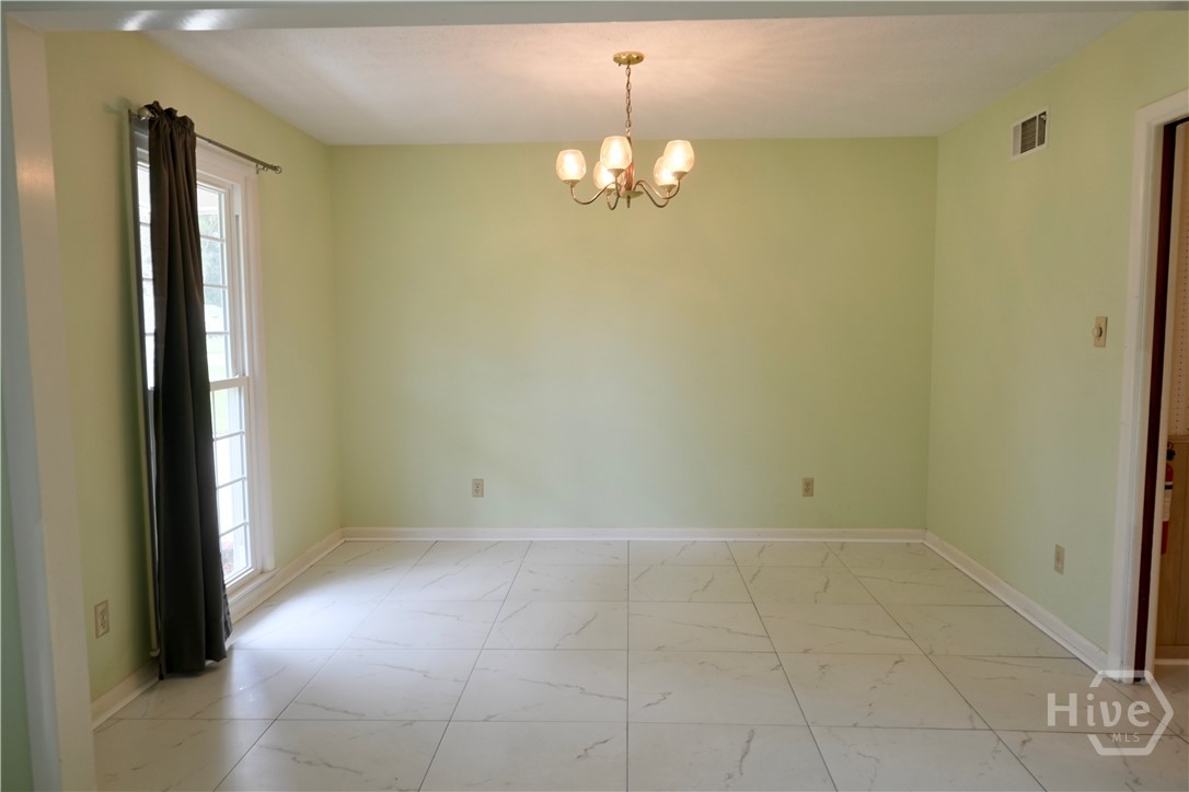 710 Windsor Road Property Photo 10
