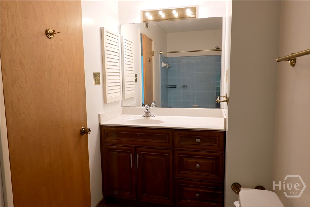 710 Windsor Road Property Photo 17