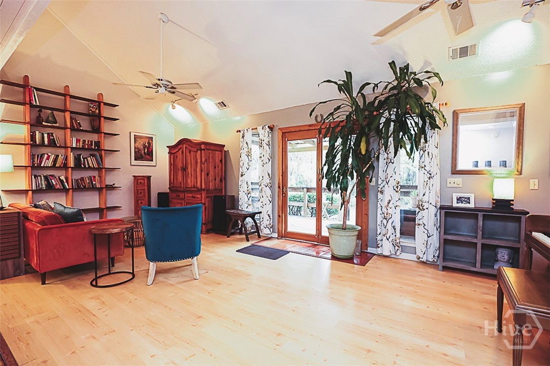 401 Noel C Conaway Road Property Photo 11