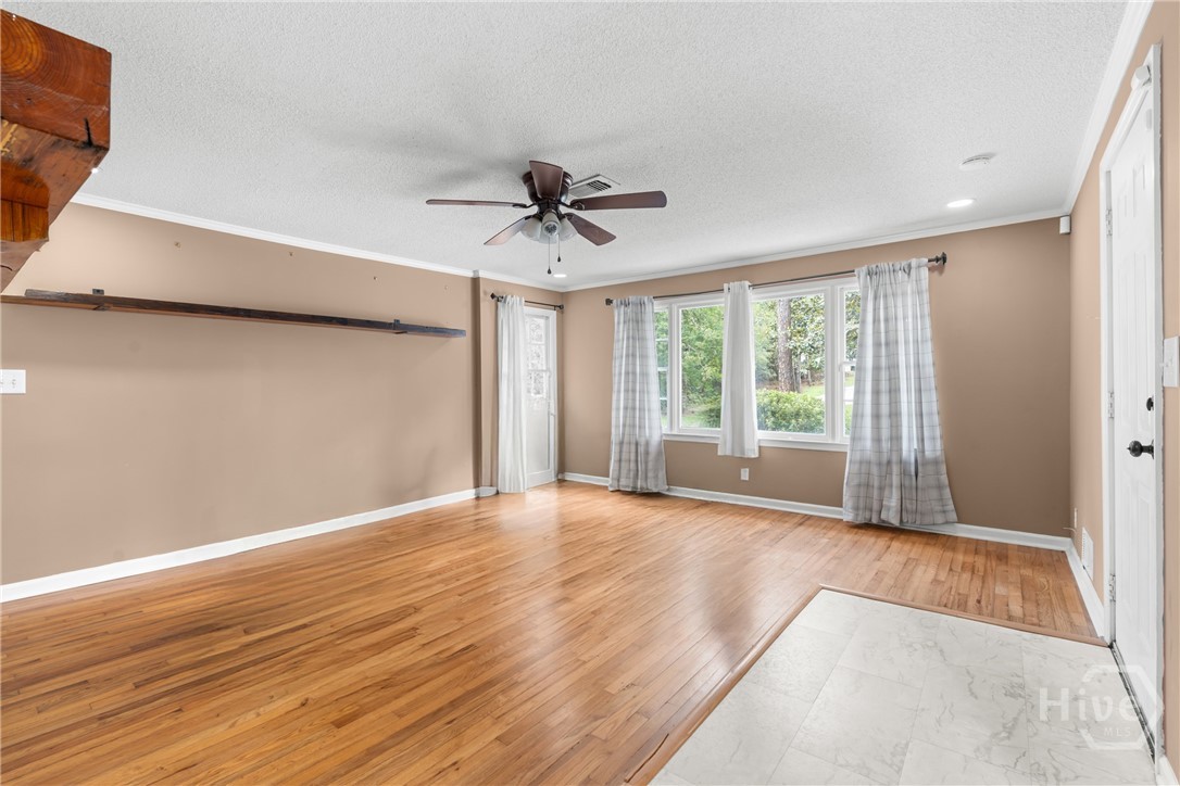 118 Lee Street Property Photo 2