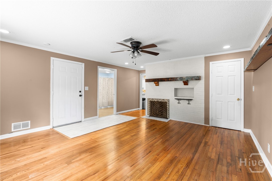 118 Lee Street Property Photo 3