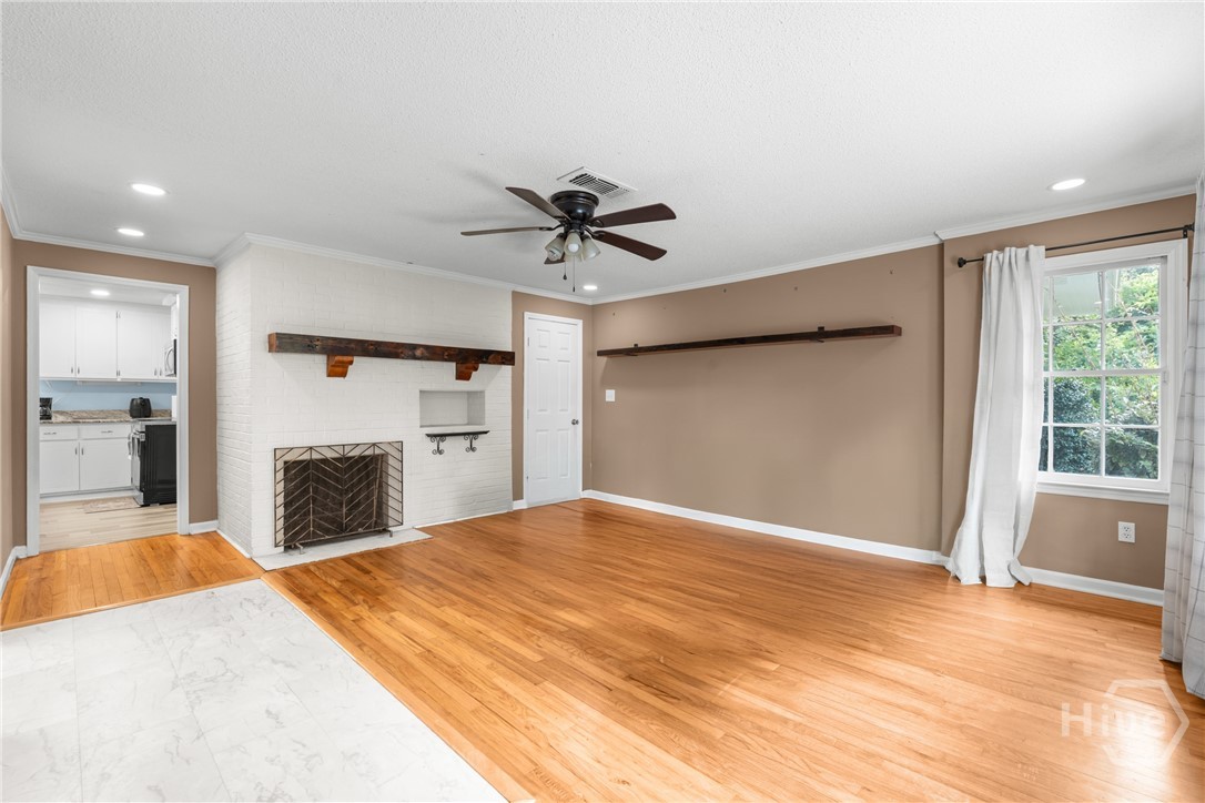 118 Lee Street Property Photo 6