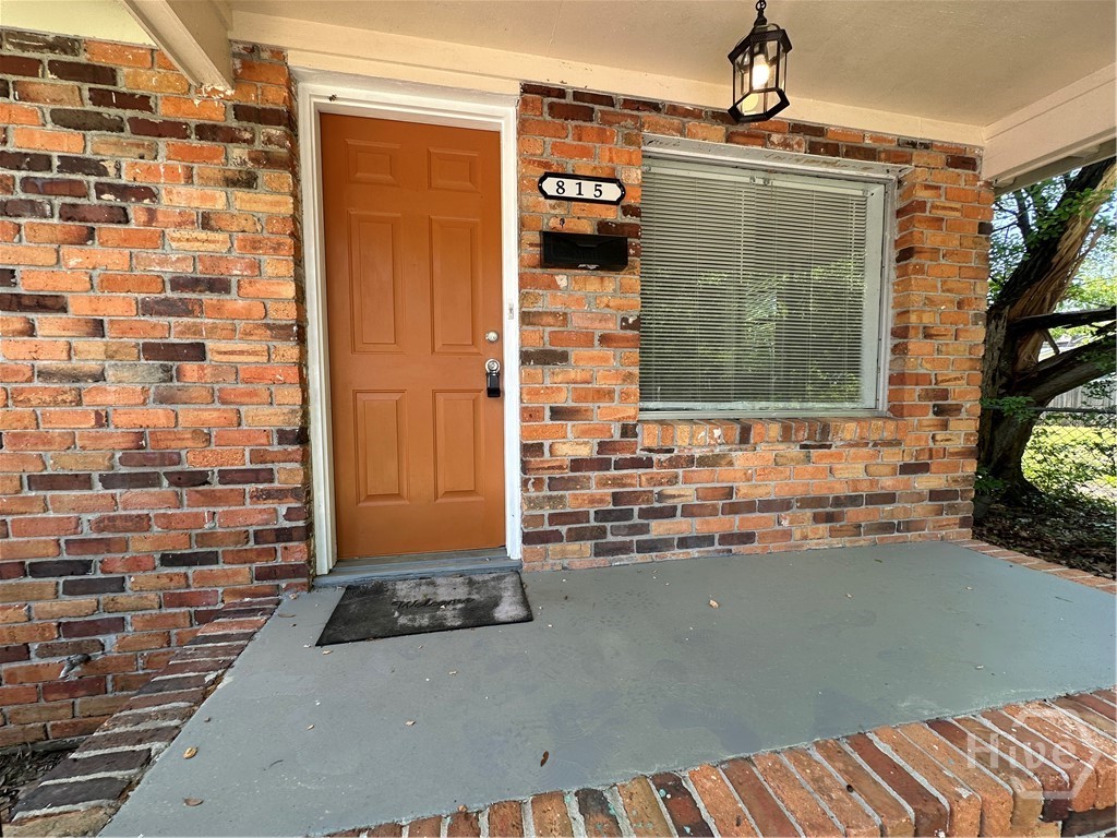 815 E Waldburg Street Property Photo 4