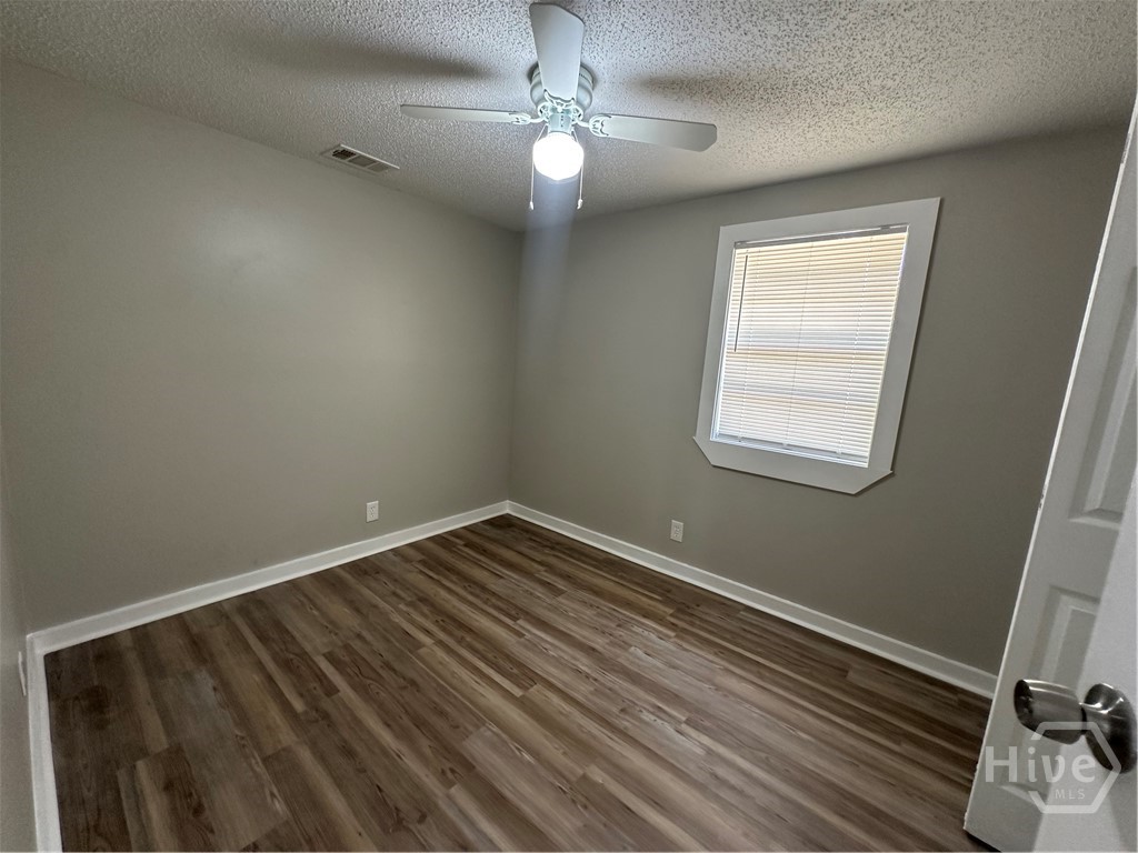 815 E Waldburg Street Property Photo 18