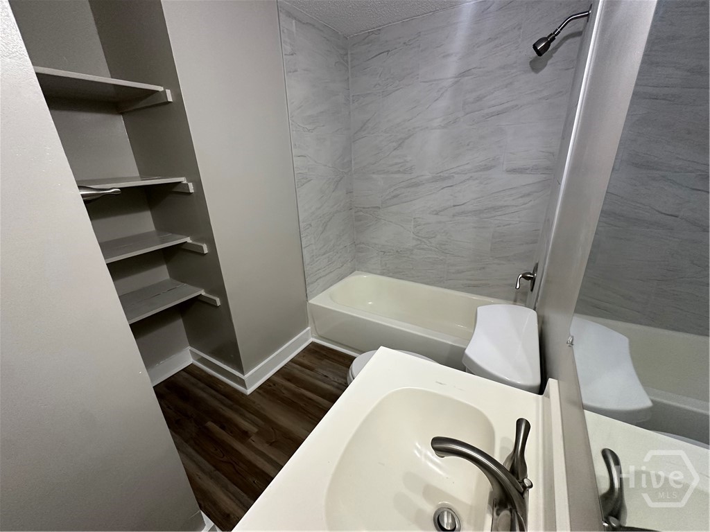 815 E Waldburg Street Property Photo 21