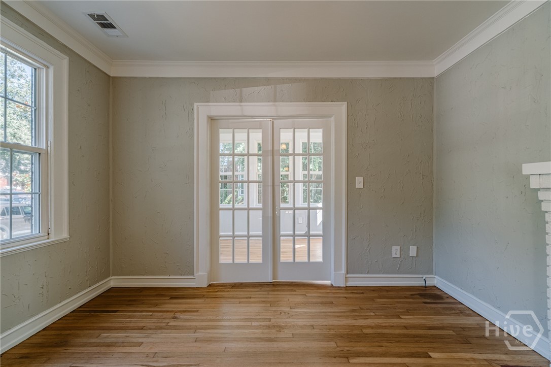 625 E 51st Street Property Photo 10