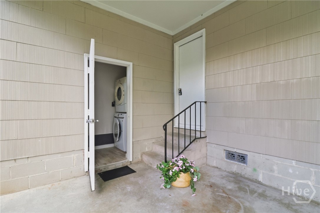 1306 E 70th Street Property Photo 3
