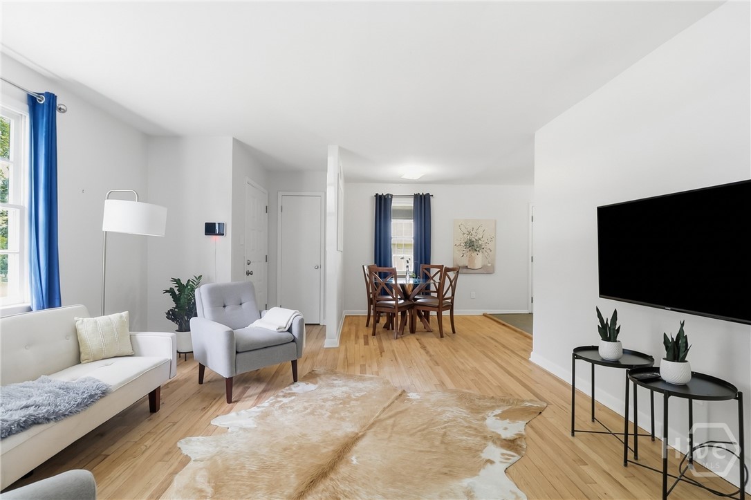 1306 E 70th Street Property Photo 7