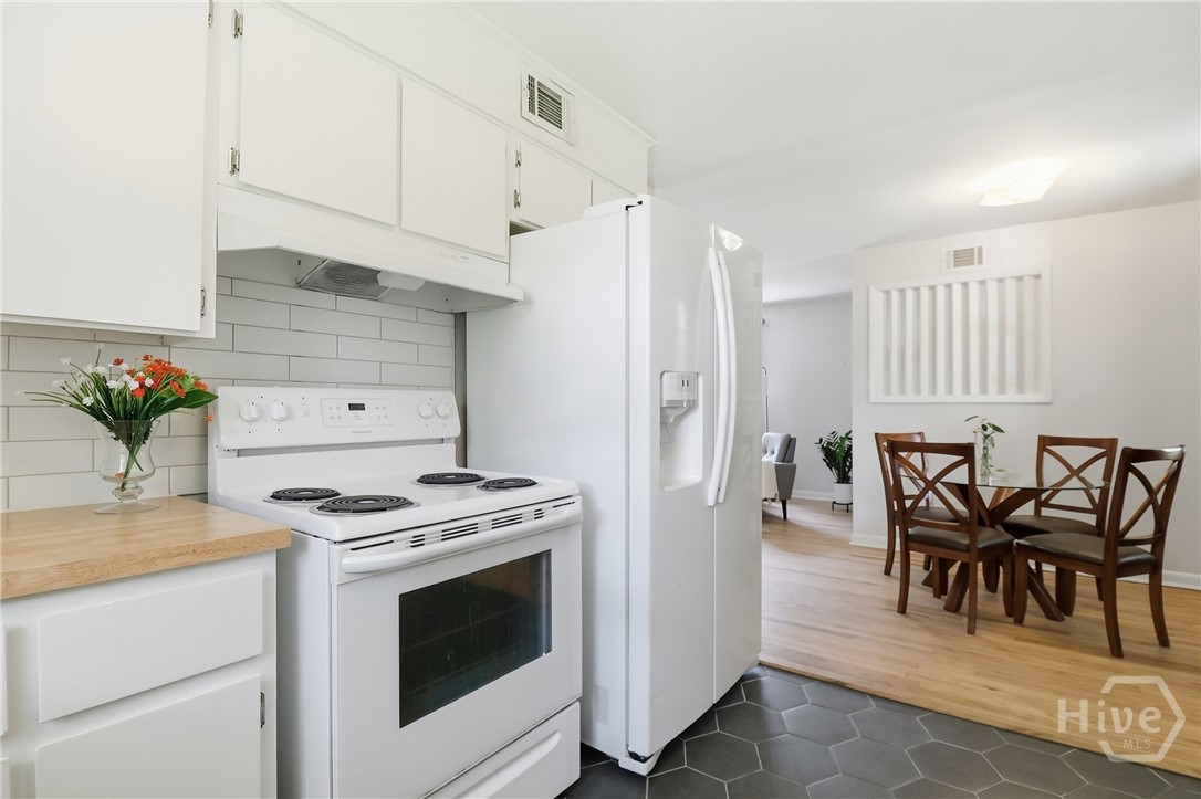 1306 E 70th Street Property Photo 11