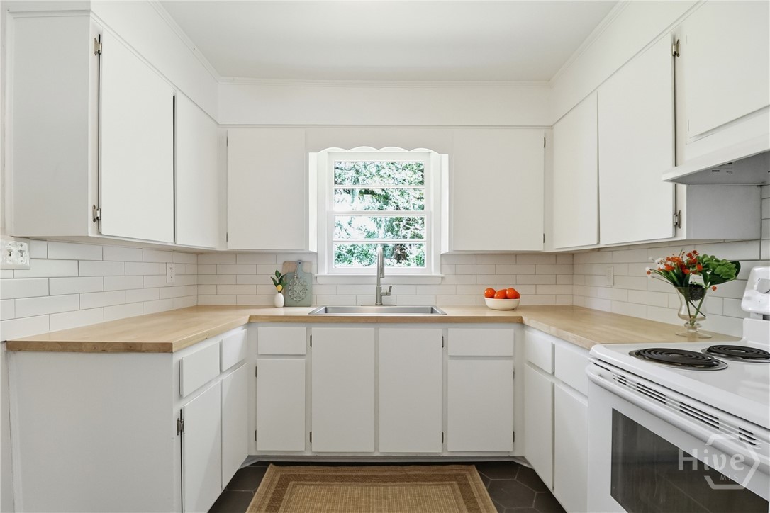 1306 E 70th Street Property Photo 12