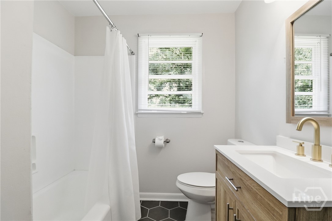 1306 E 70th Street Property Photo 24