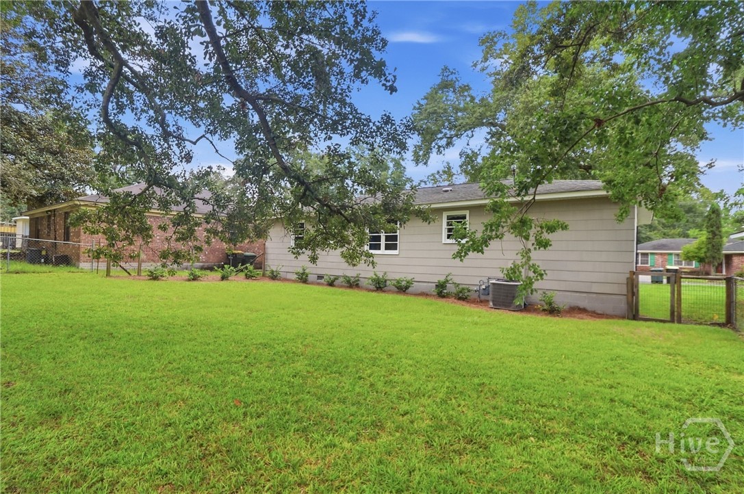 1306 E 70th Street Property Photo 28