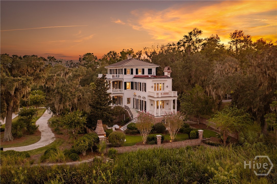733 Mcallister Landing Property Photo 4