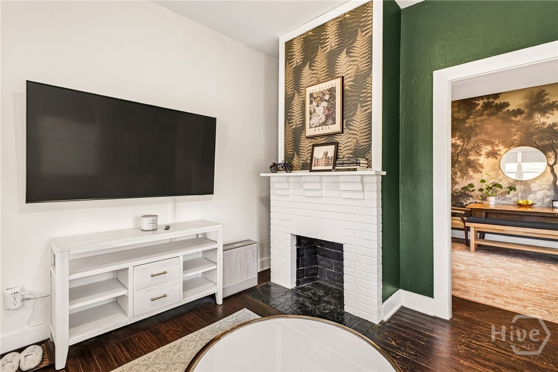 2113 Mell Street Property Photo 6