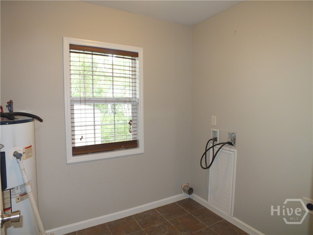 418 Meritta Avenue Property Photo 24