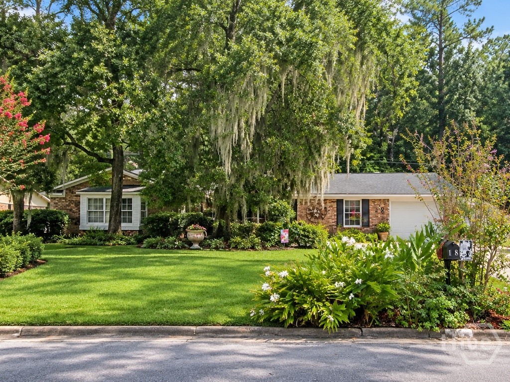 18 E Stillwood Circle