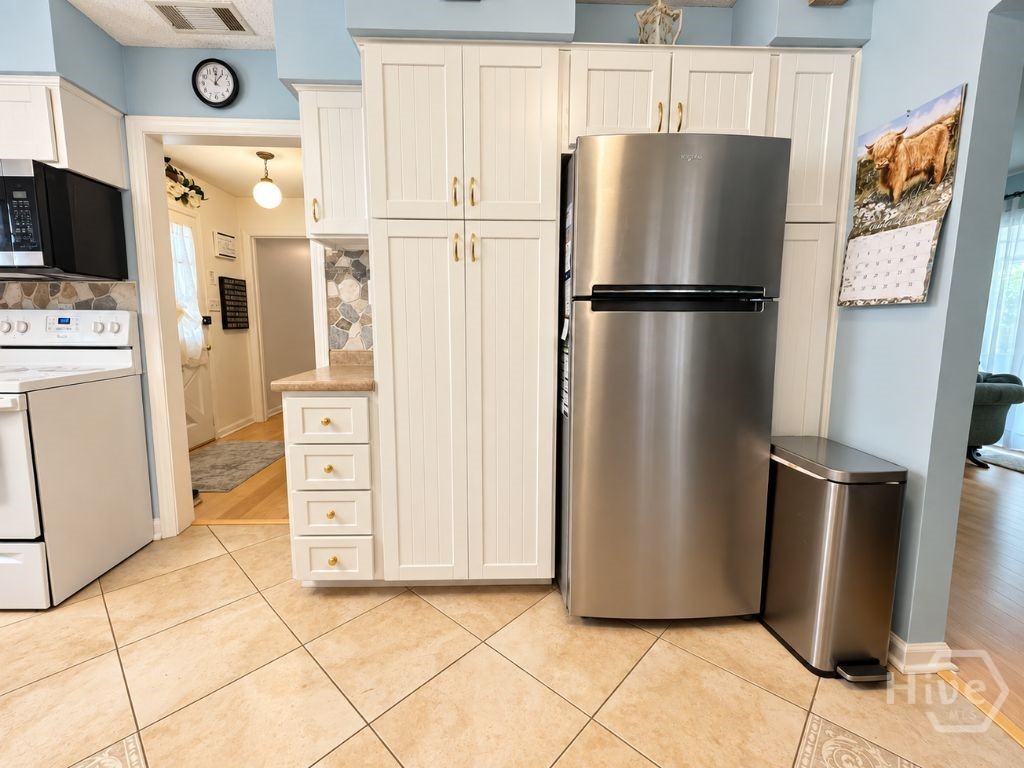 18 E Stillwood Circle Property Photo 11