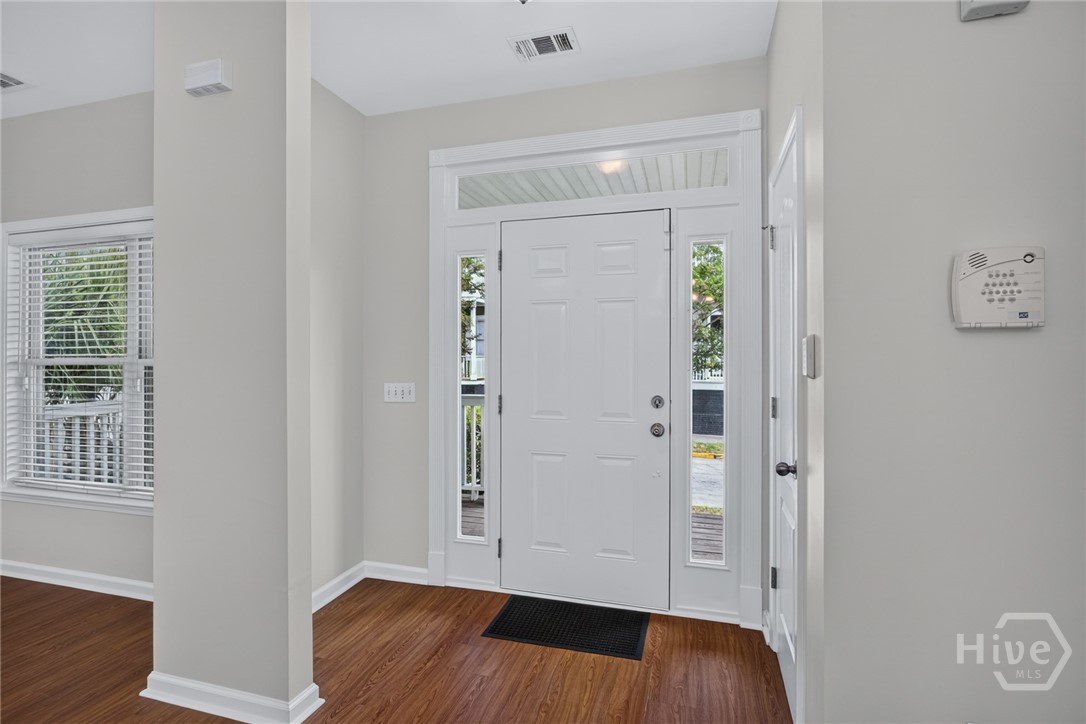 425 E 31st Street Property Photo 5