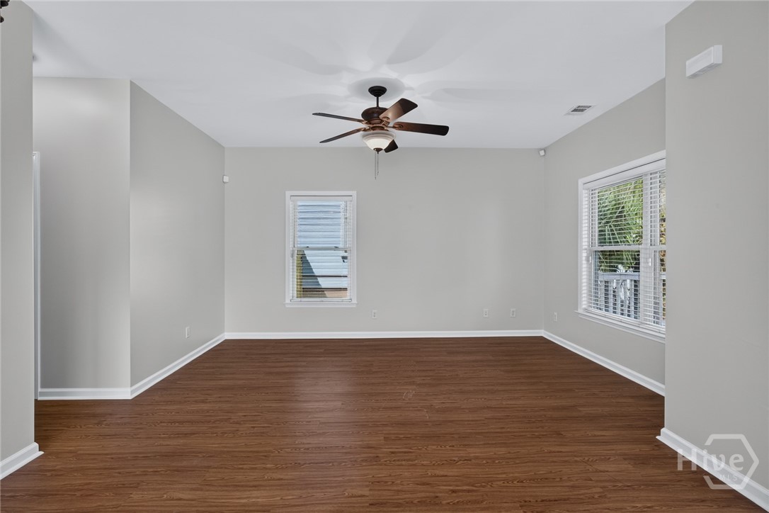 425 E 31st Street Property Photo 6