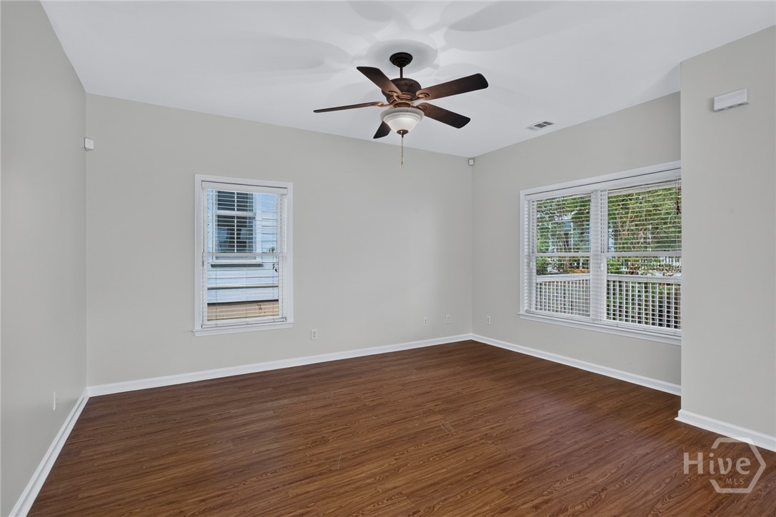 425 E 31st Street Property Photo 7