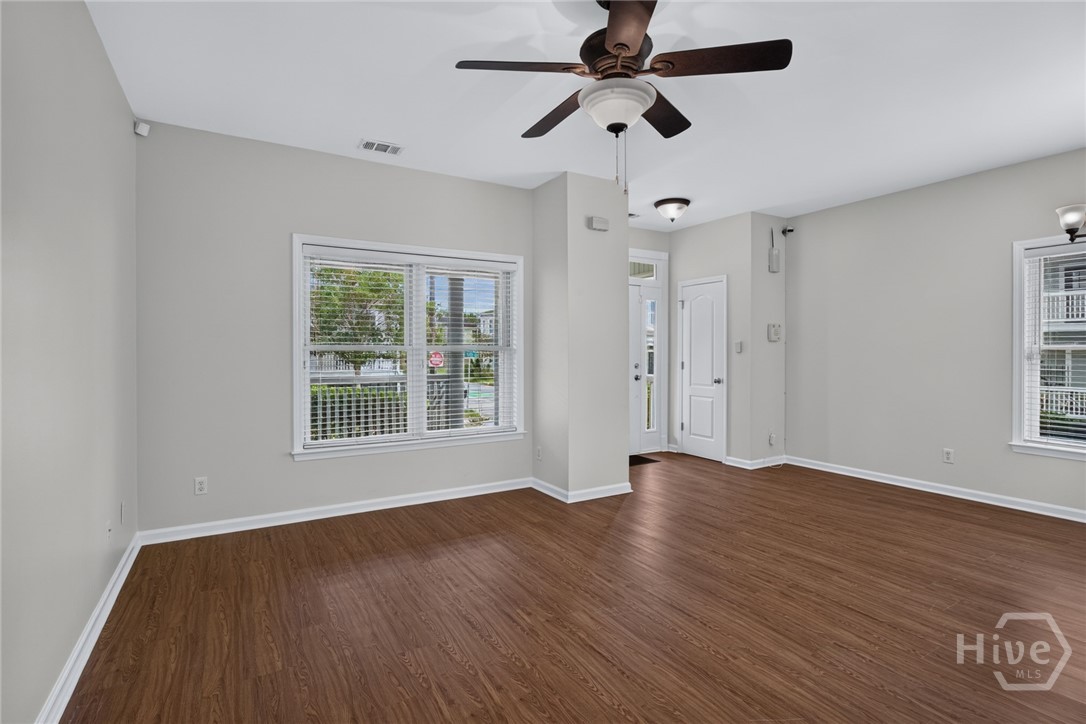 425 E 31st Street Property Photo 8