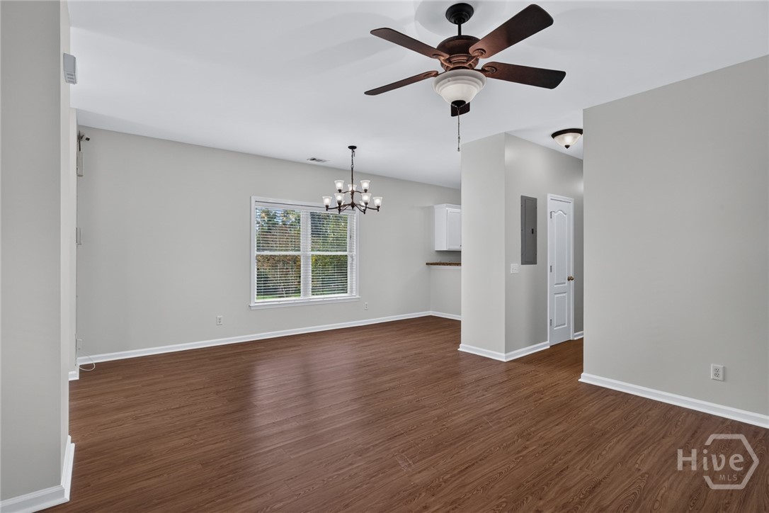 425 E 31st Street Property Photo 9