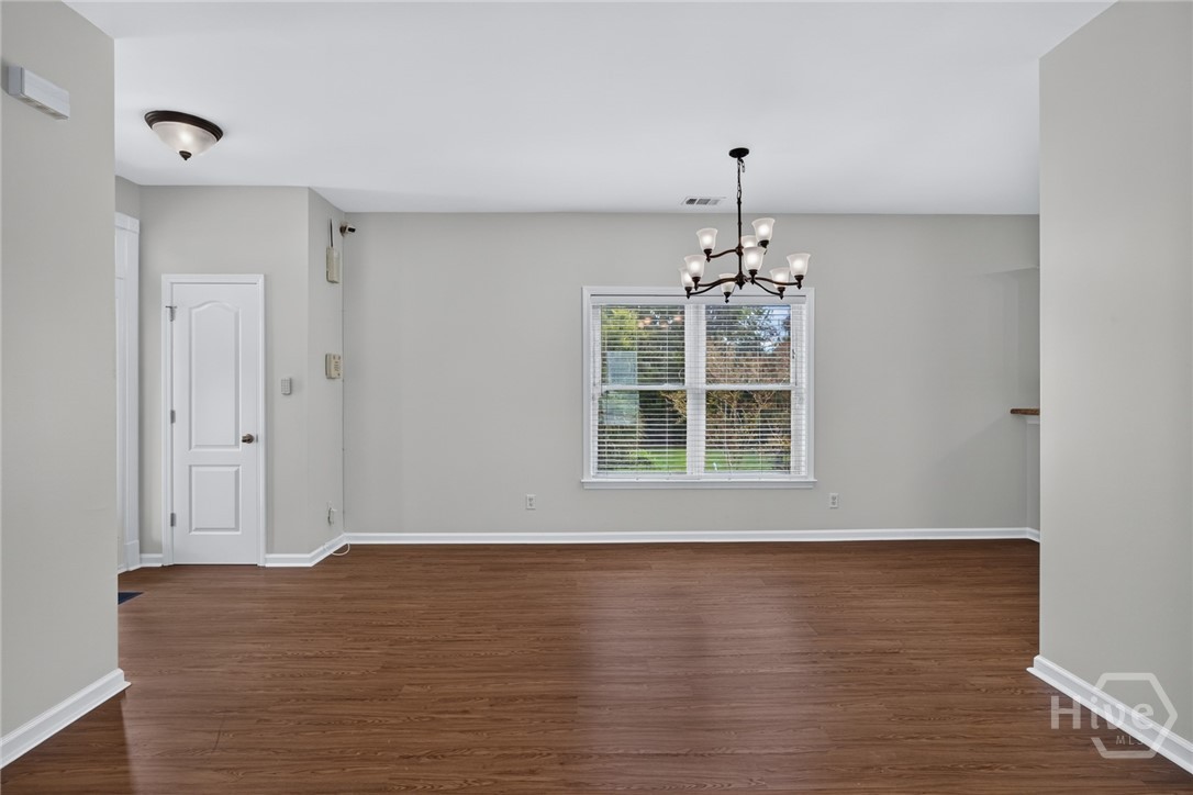 425 E 31st Street Property Photo 10