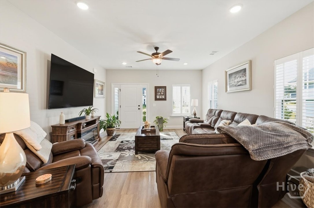 205 Wexford Drive Property Photo 6