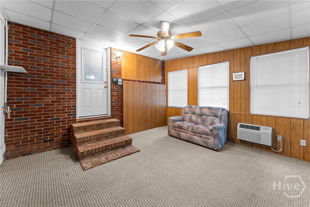 505 Hope Street Property Photo 29