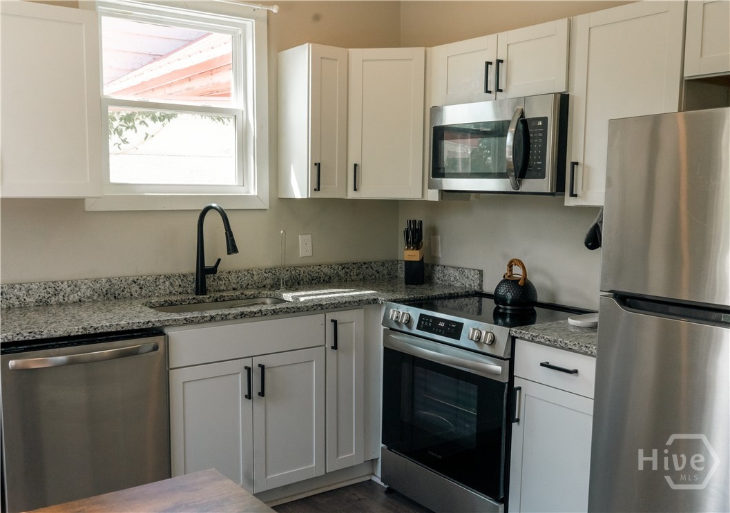 1203 E 33rd Street Property Photo 6