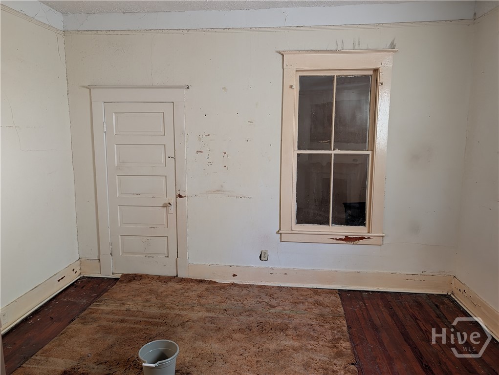 1104 E 32nd Street Property Photo 5