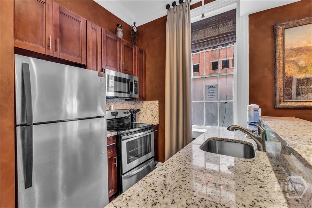 115 E Bay Street Property Photo 11