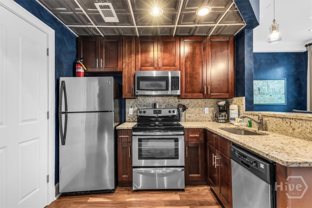 115 E Bay Street Property Photo 19