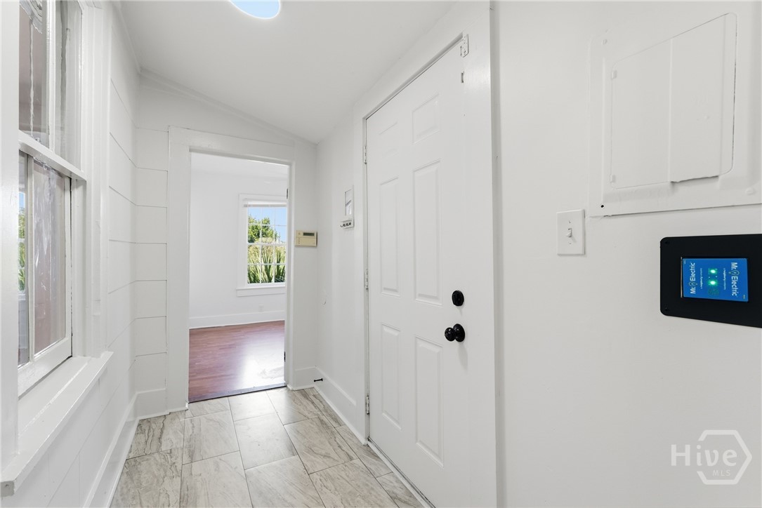 218 W Anderson Street Upper Unit Property Photo 19