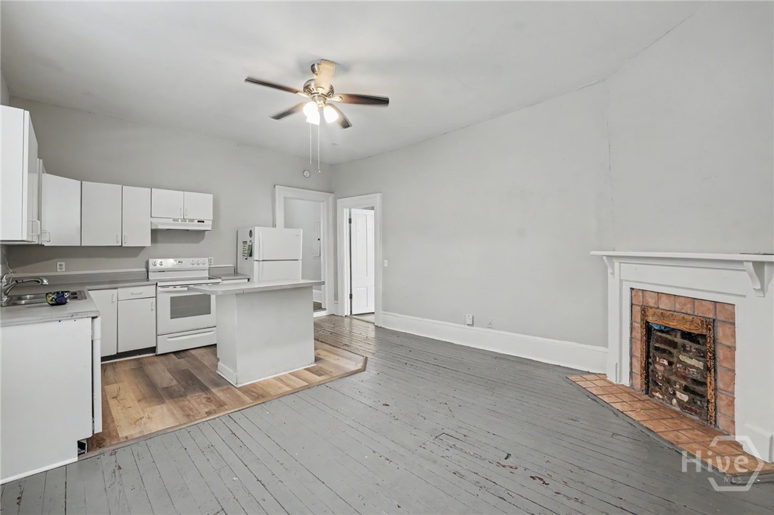 308 E Waldburg Street Property Photo 10