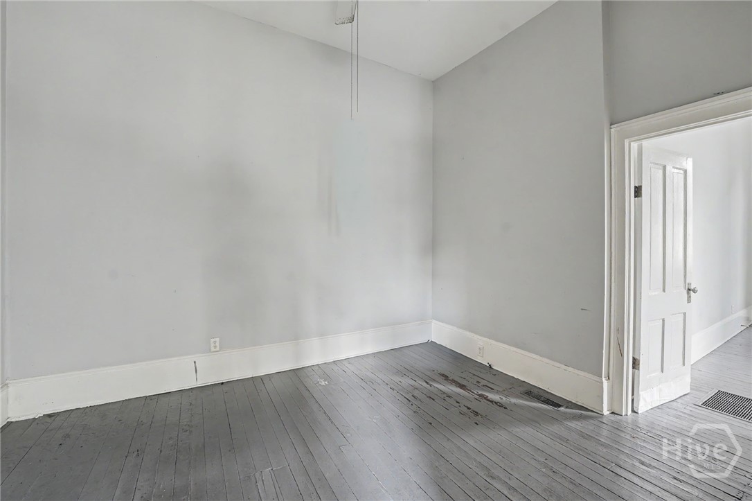308 E Waldburg Street Property Photo 31