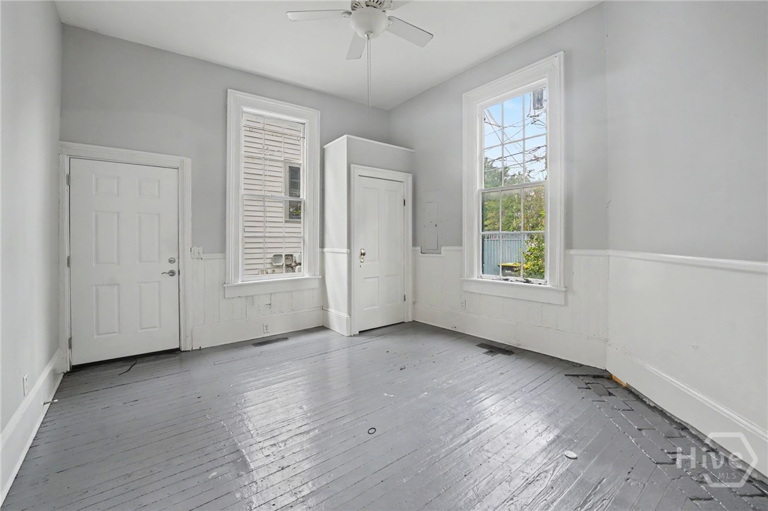 308 E Waldburg Street Property Photo 33