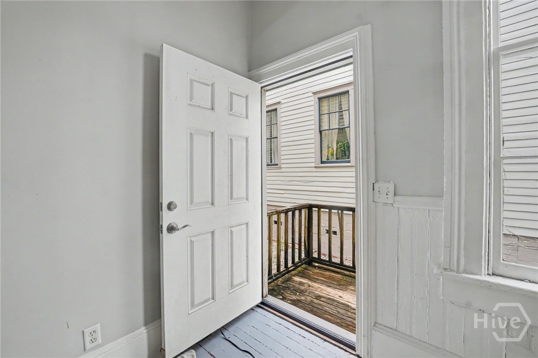 308 E Waldburg Street Property Photo 35