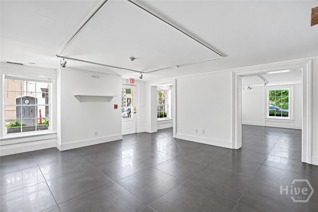 232 Bull Street Property Photo 6