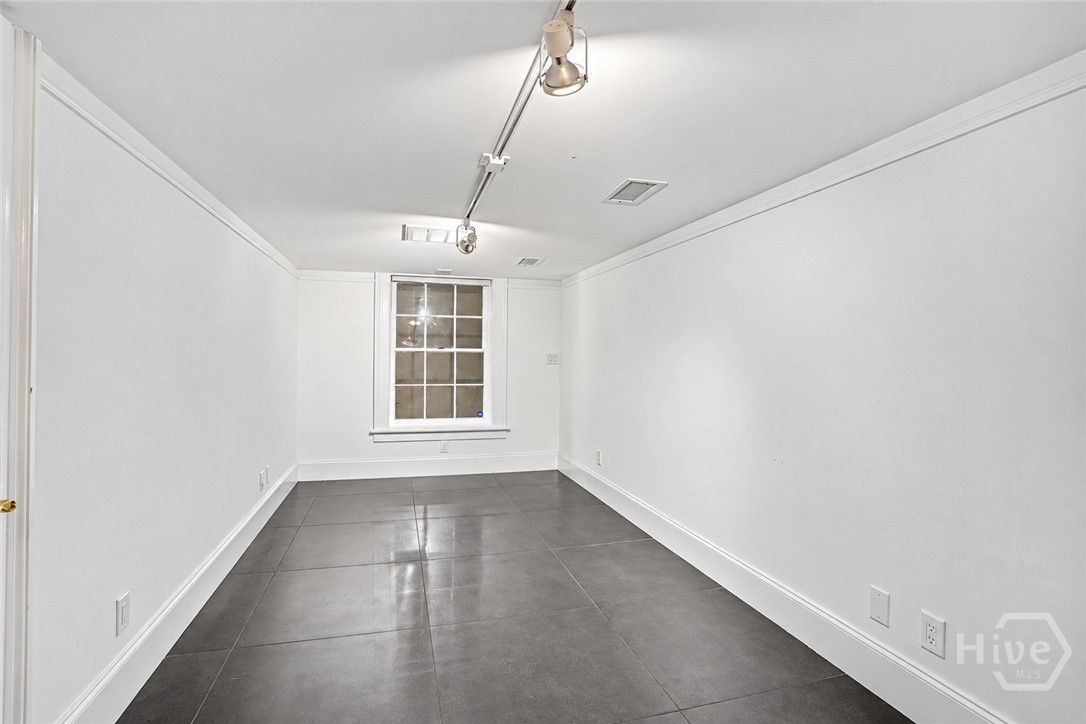 232 Bull Street Property Photo 7