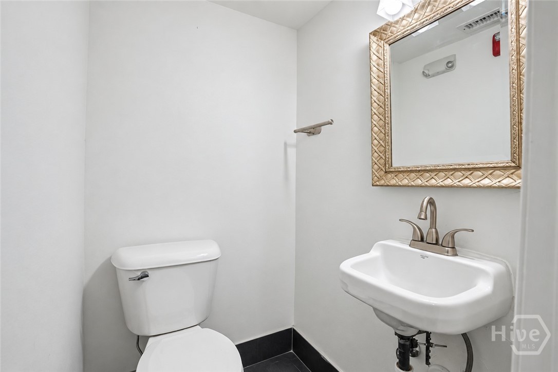 232 Bull Street Property Photo 11