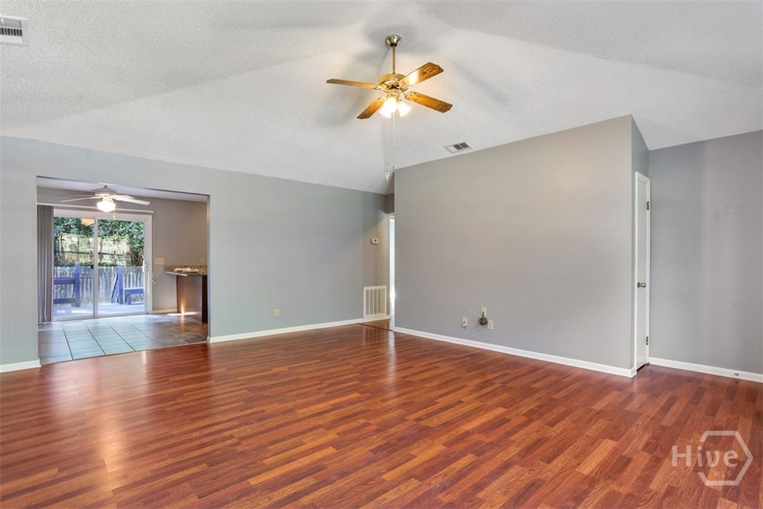109 Bobstay Court Property Photo 4