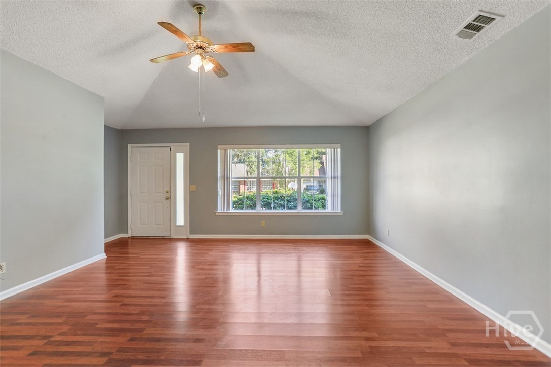 109 Bobstay Court Property Photo 6