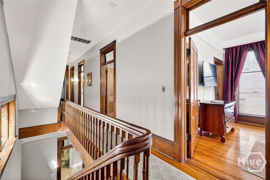 106 E Harris Street Property Photo 21