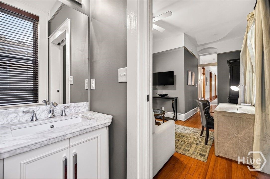 106 E Harris Street Property Photo 31