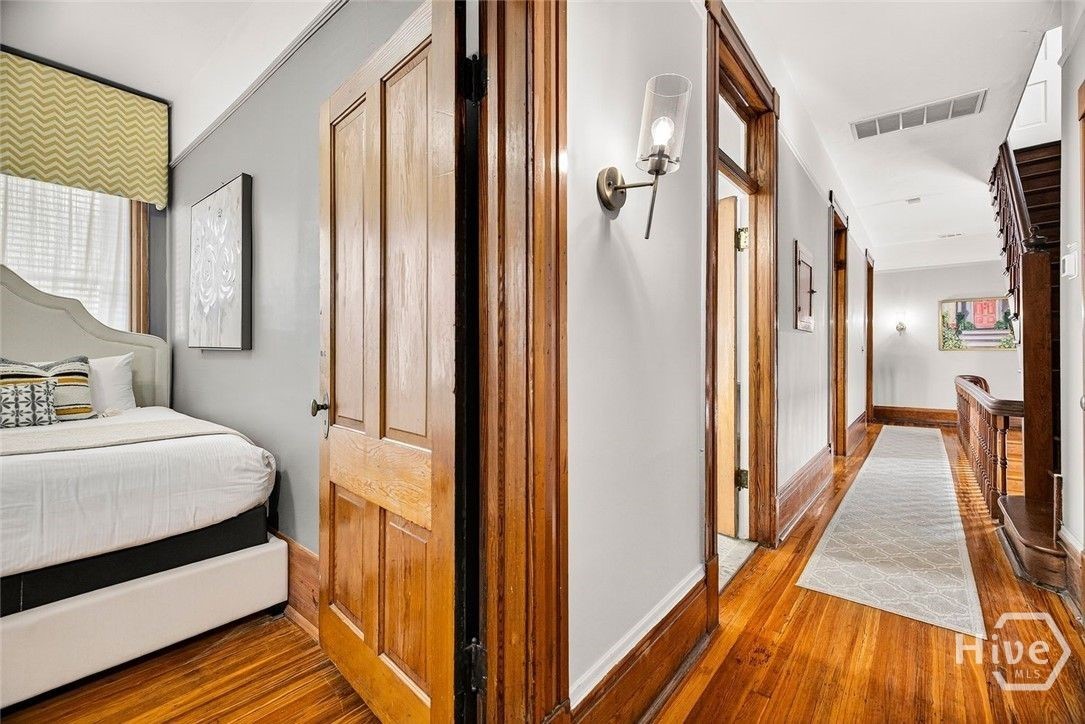 106 E Harris Street Property Photo 36
