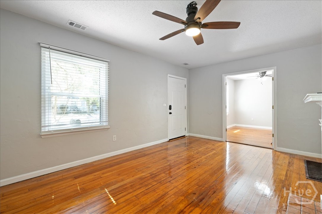 1702 E 41st Street Property Photo 9